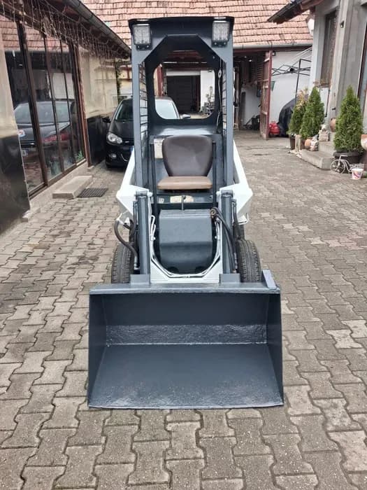 Imagine 1/8: Bobcat încărcător frontal schimb sau variante | Preț: 4.000 EUR | Locație: Vintu de Jos, Alba Bobcat încărcător frontal schimb sau variante - Vintu de Jos, Alba - 4.000 EUR - imagine 1 din 8 - produs second hand