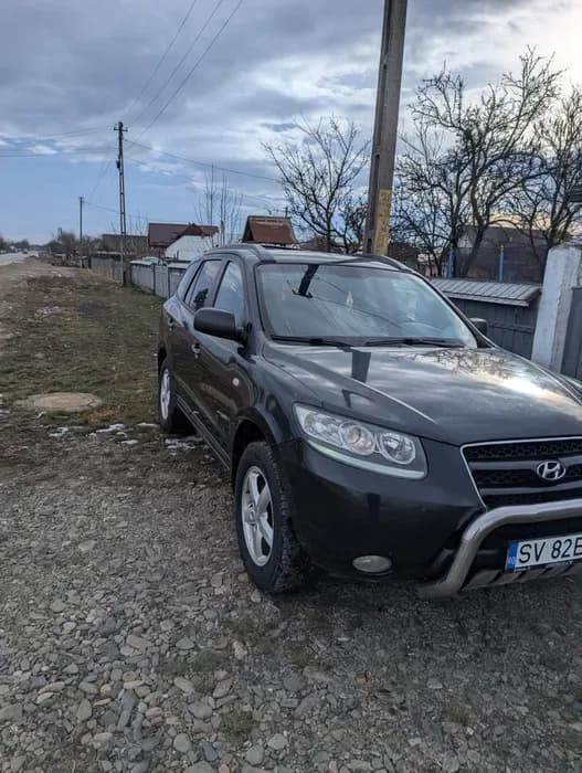 Imagine 1/8: Hyundai santa Fe vând sau schimb | Hyundai Santa Fe | Preț: 3.000 EUR | Locație: Vadu Moldovei, Suceava Hyundai santa Fe vând sau schimb - Hyundai - Santa Fe - anul 2008 - Vadu Moldovei, Suceava - 3.000 EUR - imagine 1 din 8 - mașină second hand