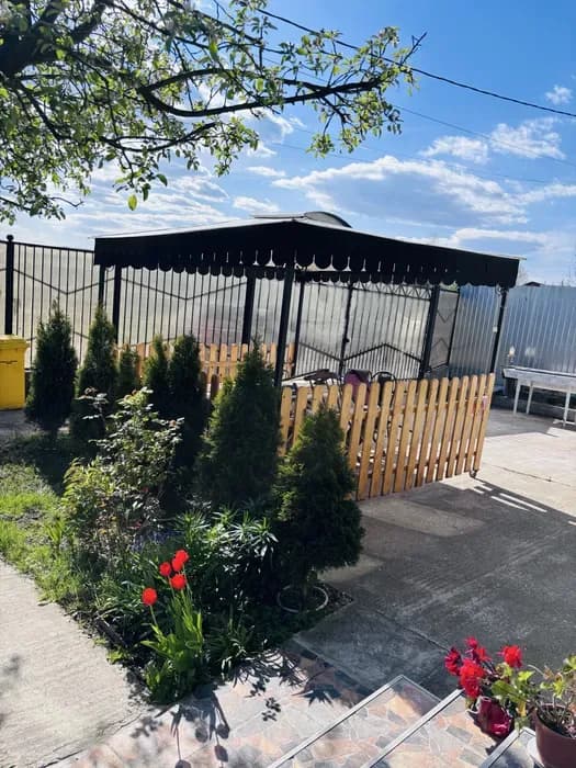 Imagine 1/8: Se vinde casa in budeasa mare complet mobilata si utilata !accept schimb apartament 2 camere plus diferenta | Preț: 1 EUR | Locație: Budeasa Mare, Argeș Se vinde casa in budeasa mare complet mobilata si utilata !accept schimb apartament 2 camere plus diferenta - Budeasa Mare, Argeș - 1 EUR - imagine 1 din 8 - anunț second hand