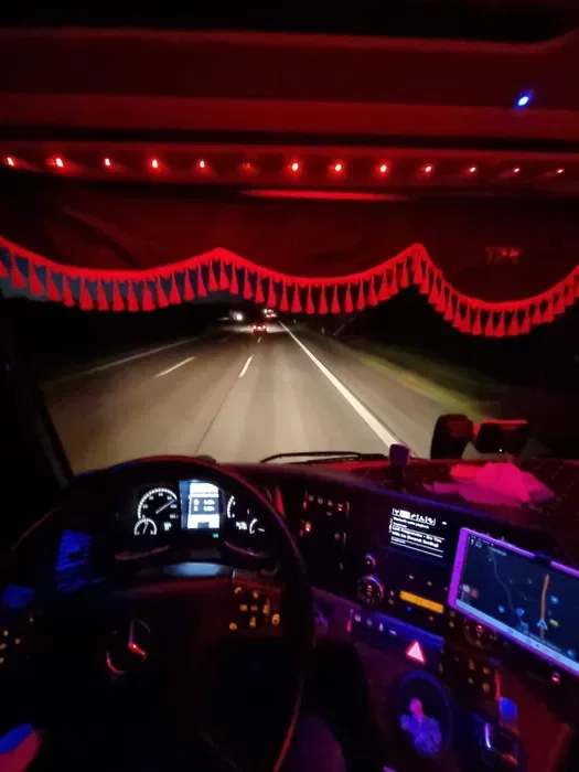 Imagine 1/8: Mercedez Actros 510Cp 2013 E6 Schimb cu auto | Mercedes-Benz | Preț: 14.999 EUR | Locație: Călan, Hunedoara Mercedez Actros 510Cp 2013 E6 Schimb cu auto - Mercedes-Benz - anul 2013 - Călan, Hunedoara - 14.999 EUR - imagine 1 din 8 - mașină second hand