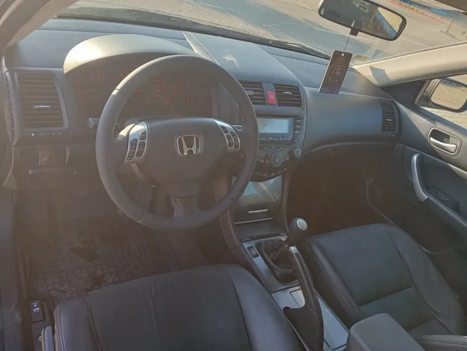 Imagine 1/7: Vând/Schimb Honda Accord motor 2.2 diesel | Honda Accord | Preț: 2.199,98 EUR | Locație: Pitești, Argeș Vând/Schimb Honda Accord motor 2.2 diesel - Honda - Accord - anul 2006 - Pitești, Argeș - 2.199,98 EUR - imagine 1 din 7 - mașină second hand