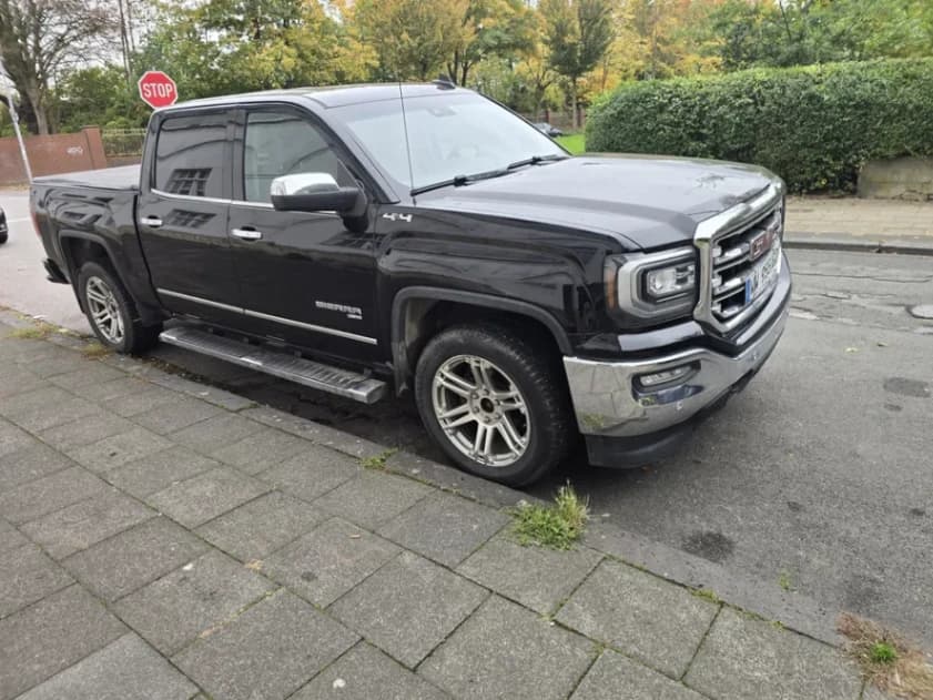 Imagine 1/8: Gmc Sierra 2018 eAssit 4X4 FULL OPTION | Preț: 28.000 EUR | Locație: Sector 4, București Gmc Sierra 2018 eAssit 4X4 FULL OPTION - anul 2018 - Sector 4, București - 28.000 EUR - imagine 1 din 8 - mașină second hand