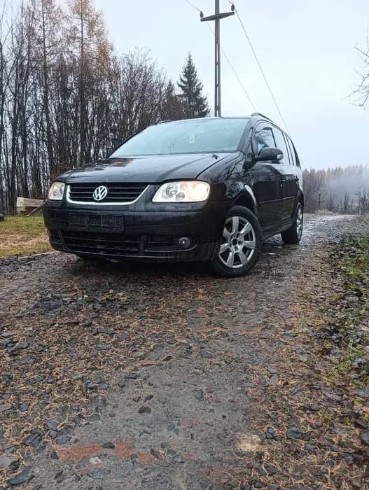 Imagine 1/8: Vând Volkswagen Touran sau doar la schimb | Volkswagen up! | Preț: 1.400 EUR | Locație: Varfurile, Arad Vând Volkswagen Touran sau doar la schimb - Volkswagen - up! - anul 2006 - Varfurile, Arad - 1.400 EUR - imagine 1 din 8 - mașină second hand