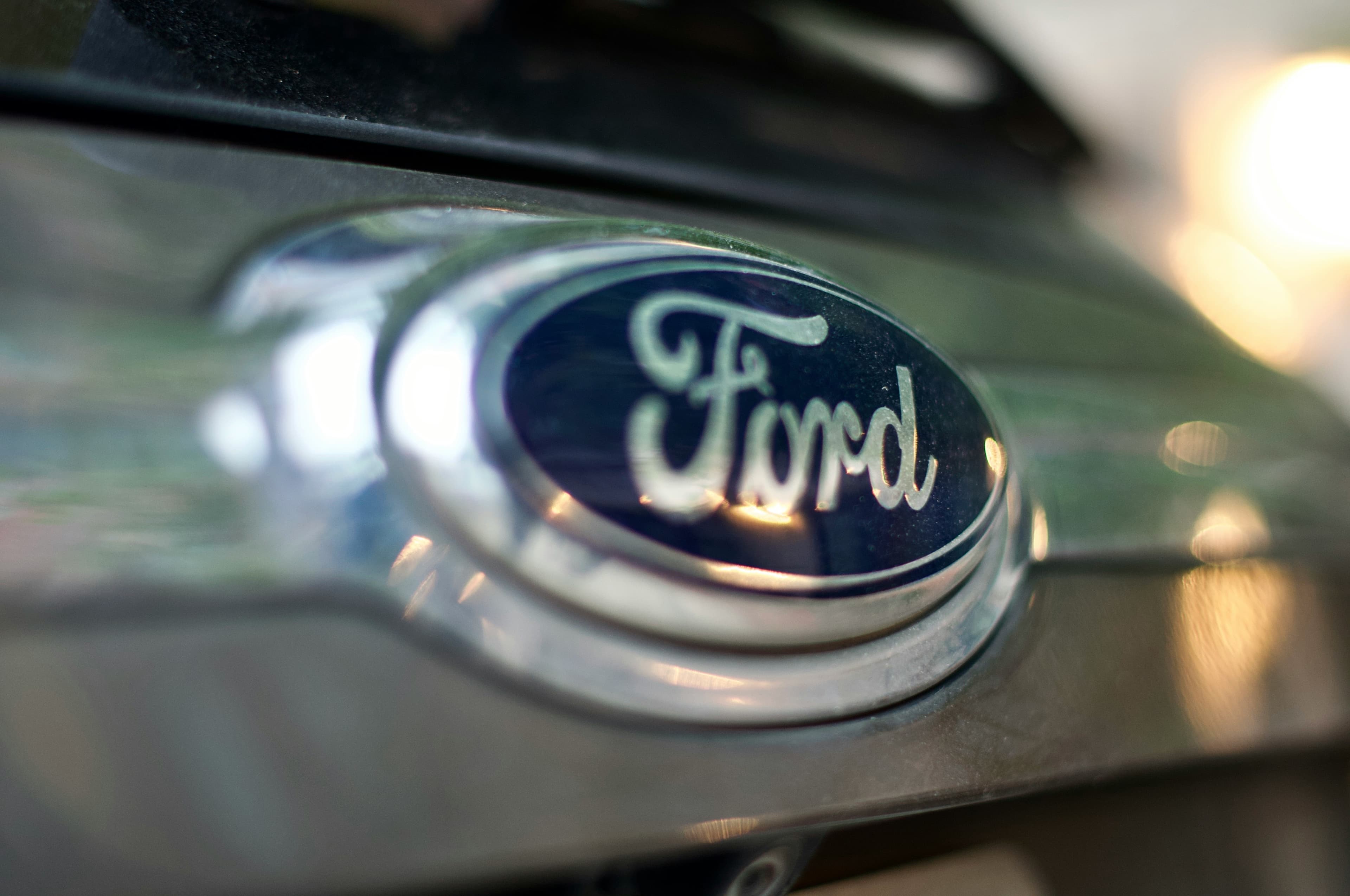 "Ford și criza celor 10 milioane de mașini rechemate în 2026: ce înseamnă pentru siguranța șoferilor și piața auto"