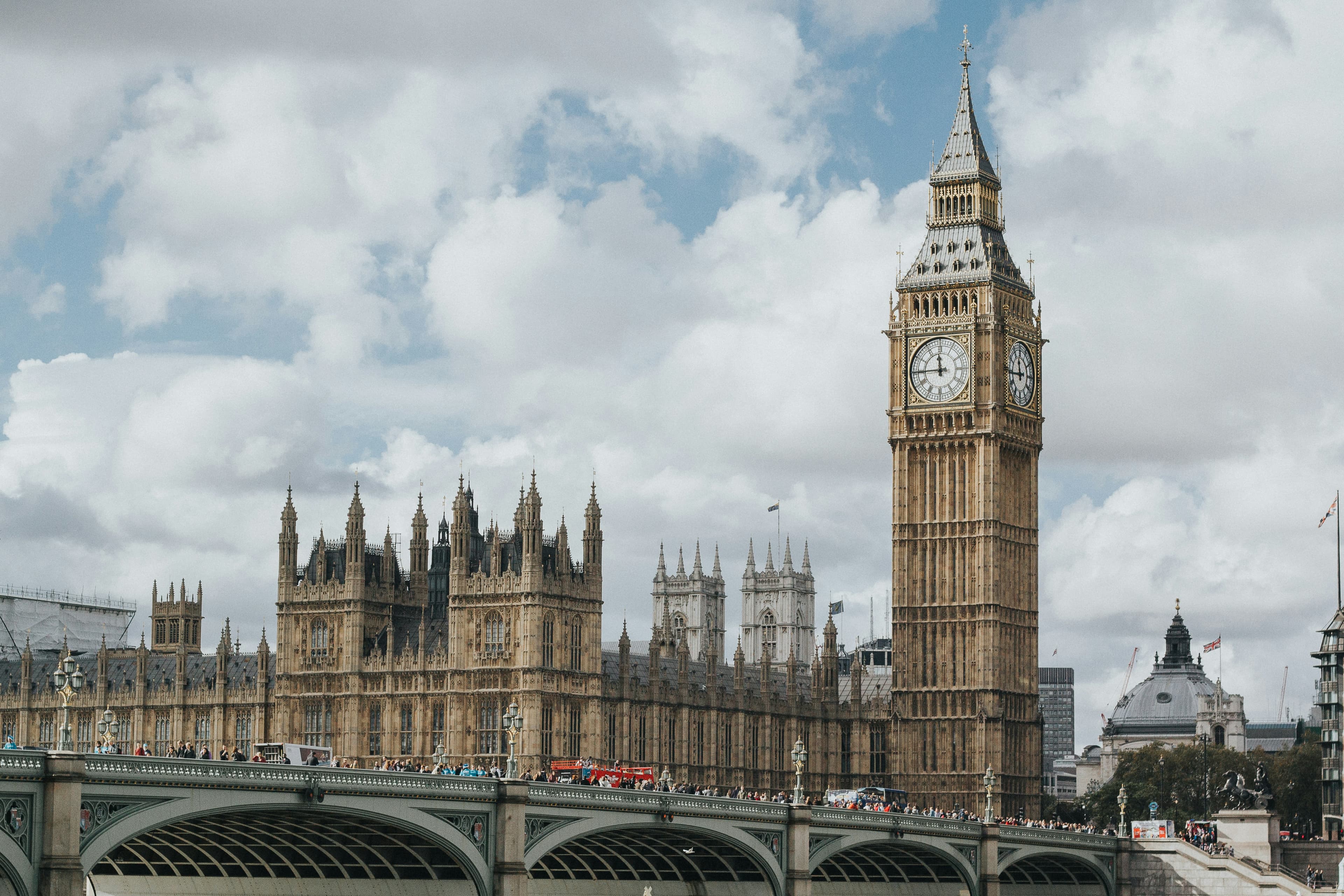 Piața moto britanică: înmatriculările cresc cu 6,8% în septembrie